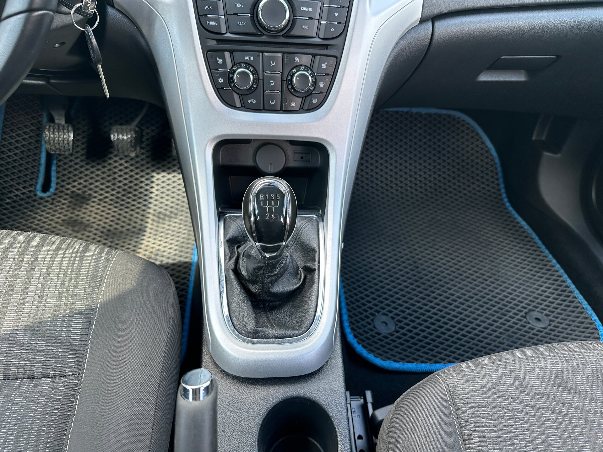 Opel Astra, J Рестайлинг 2012 Opel Astra, J Рестайлинг 2012