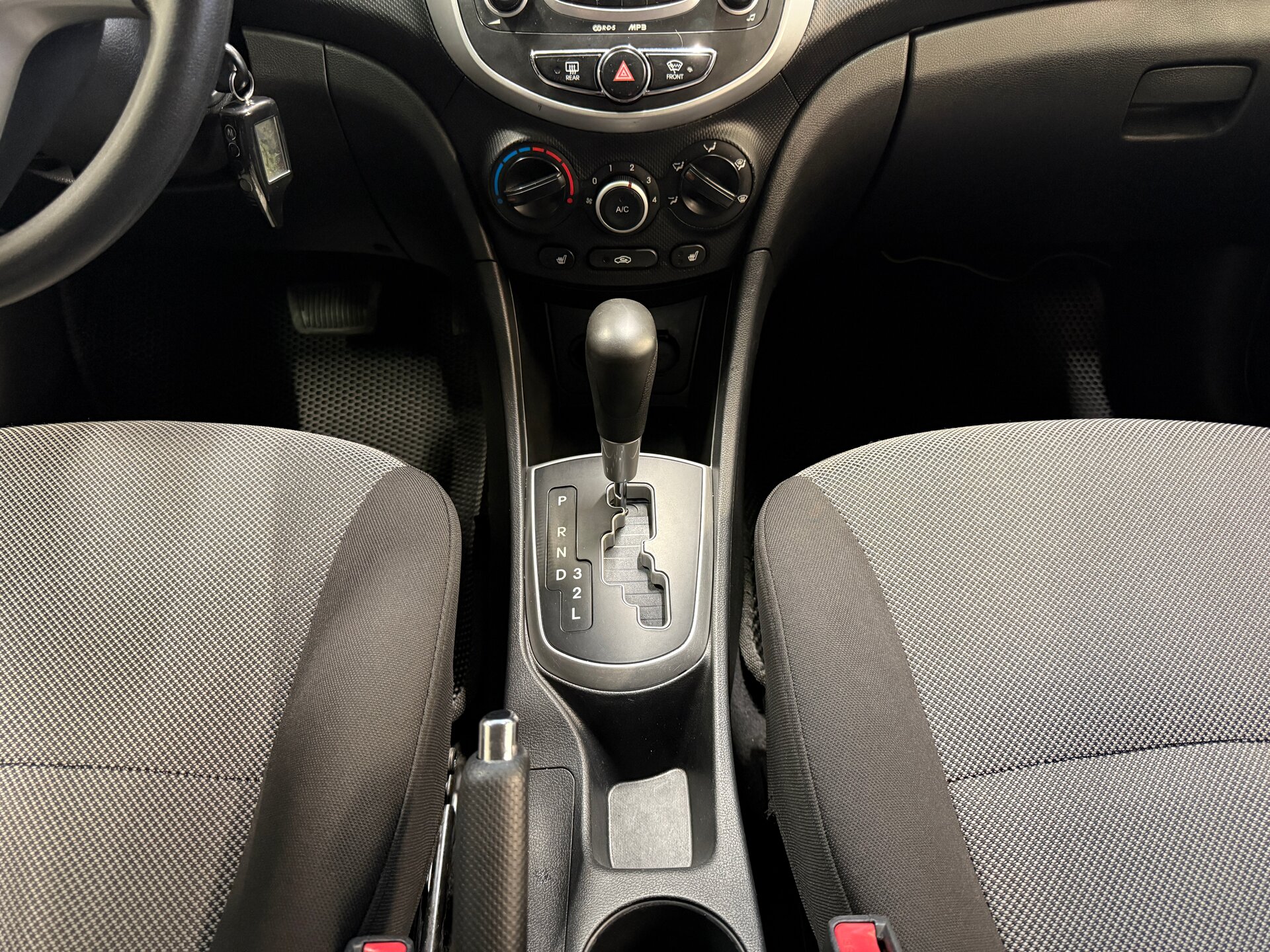 Hyundai Solaris, I 2011 Hyundai Solaris, I 2011