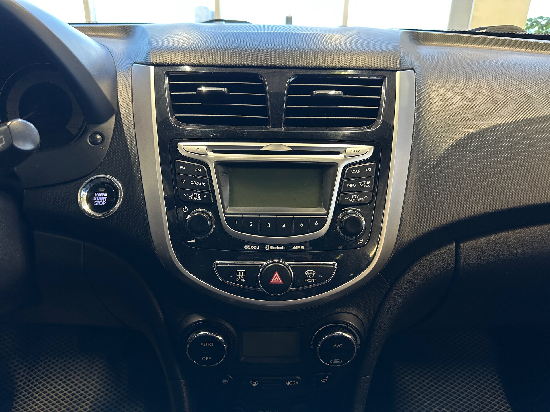 Hyundai Solaris, I 2012 Hyundai Solaris, I 2012