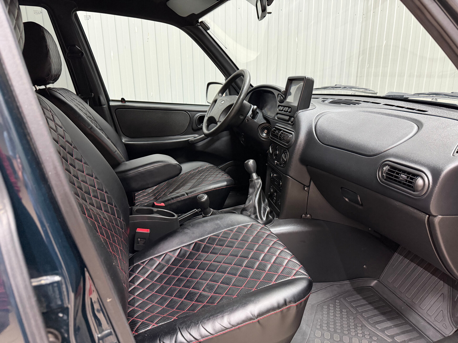 Lada (ВАЗ) Niva Travel, I 2023