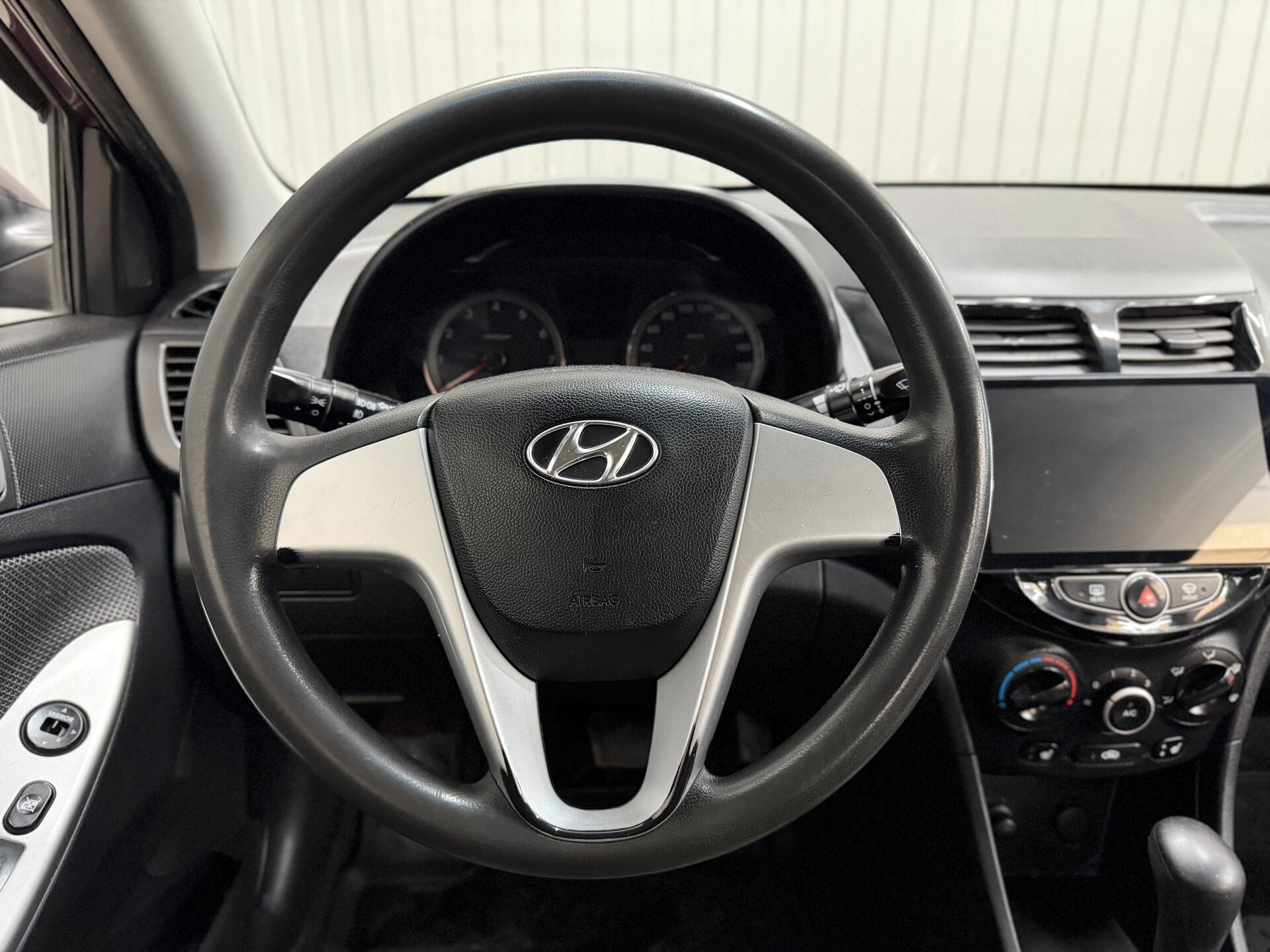 Hyundai Solaris, I 2011