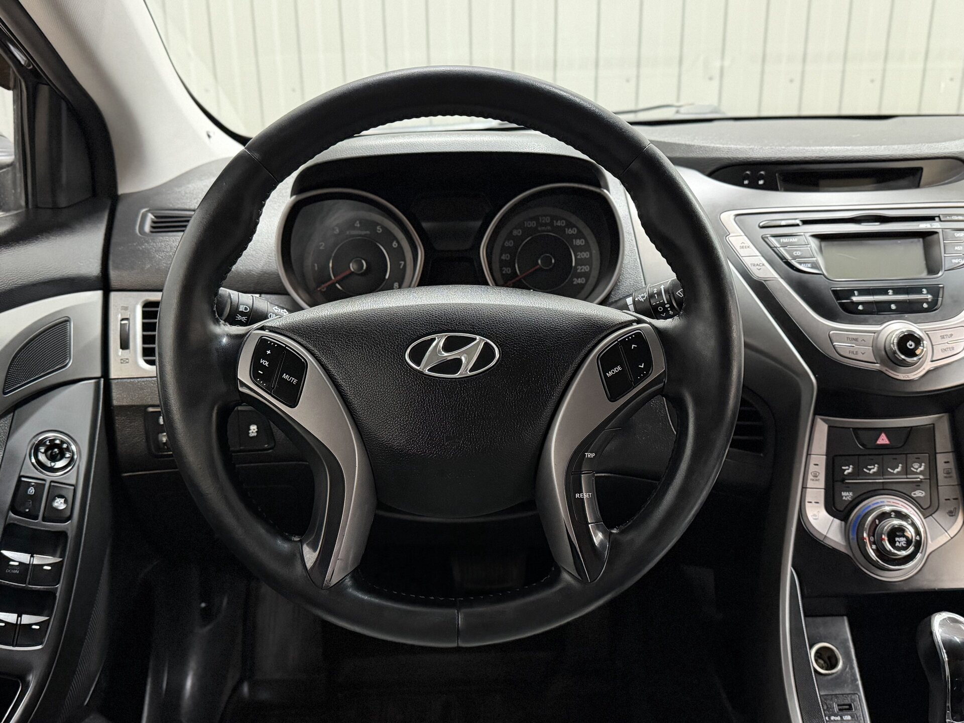Hyundai Elantra, V (MD) Рестайлинг 2013 Hyundai Elantra, V (MD) Рестайлинг 2013