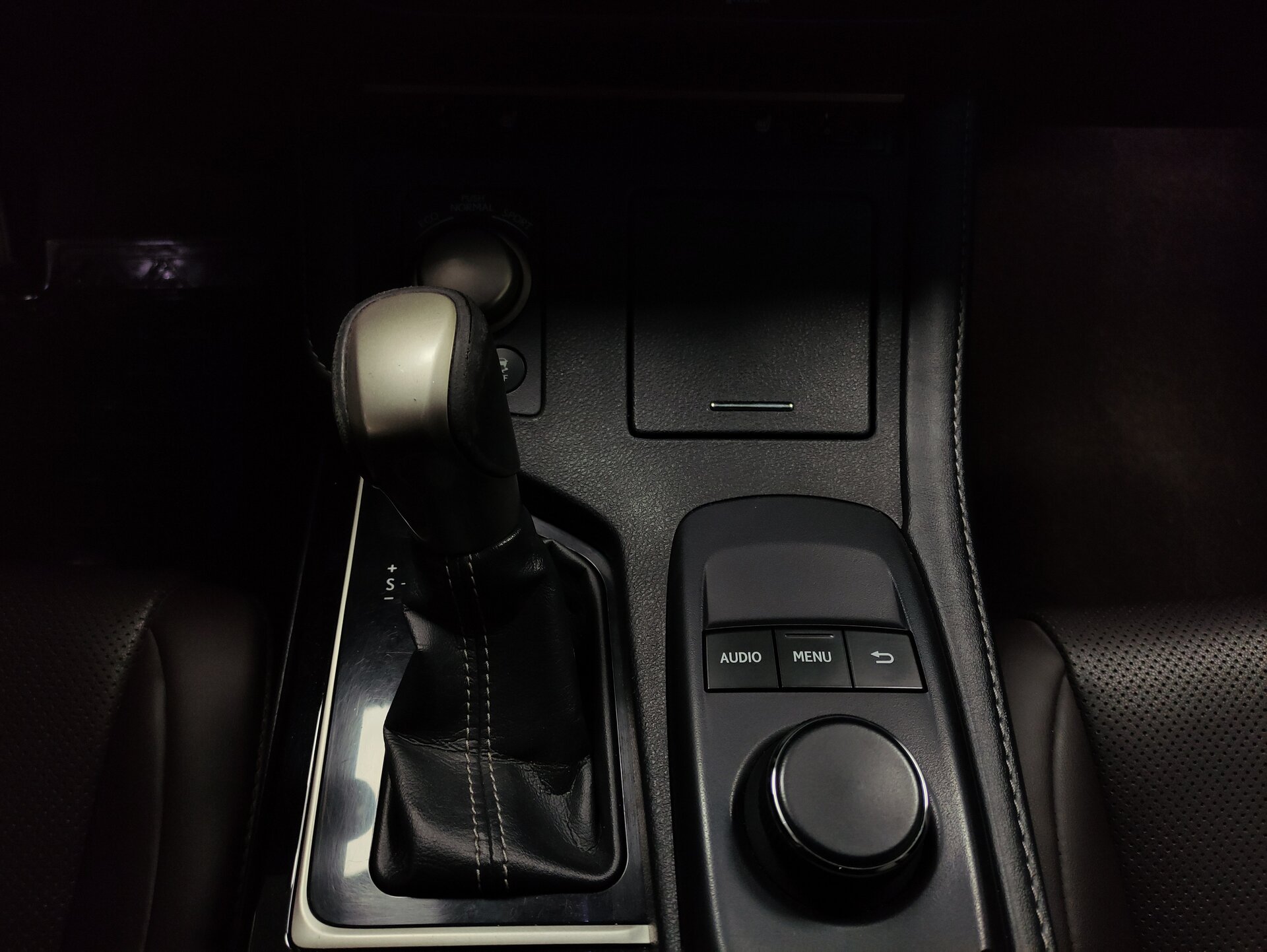 Lexus ES, VI Рестайлинг 2017