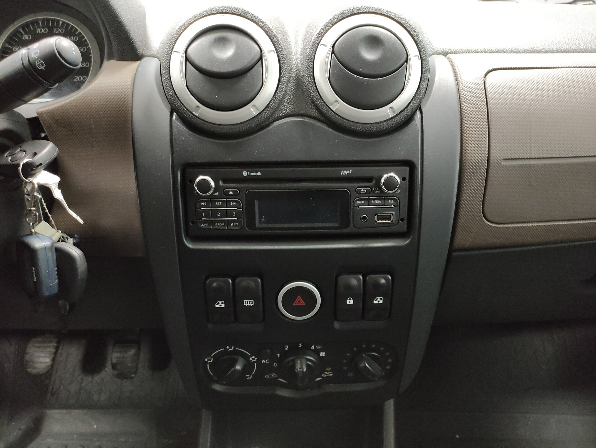 Lada (ВАЗ) Largus, I 2013