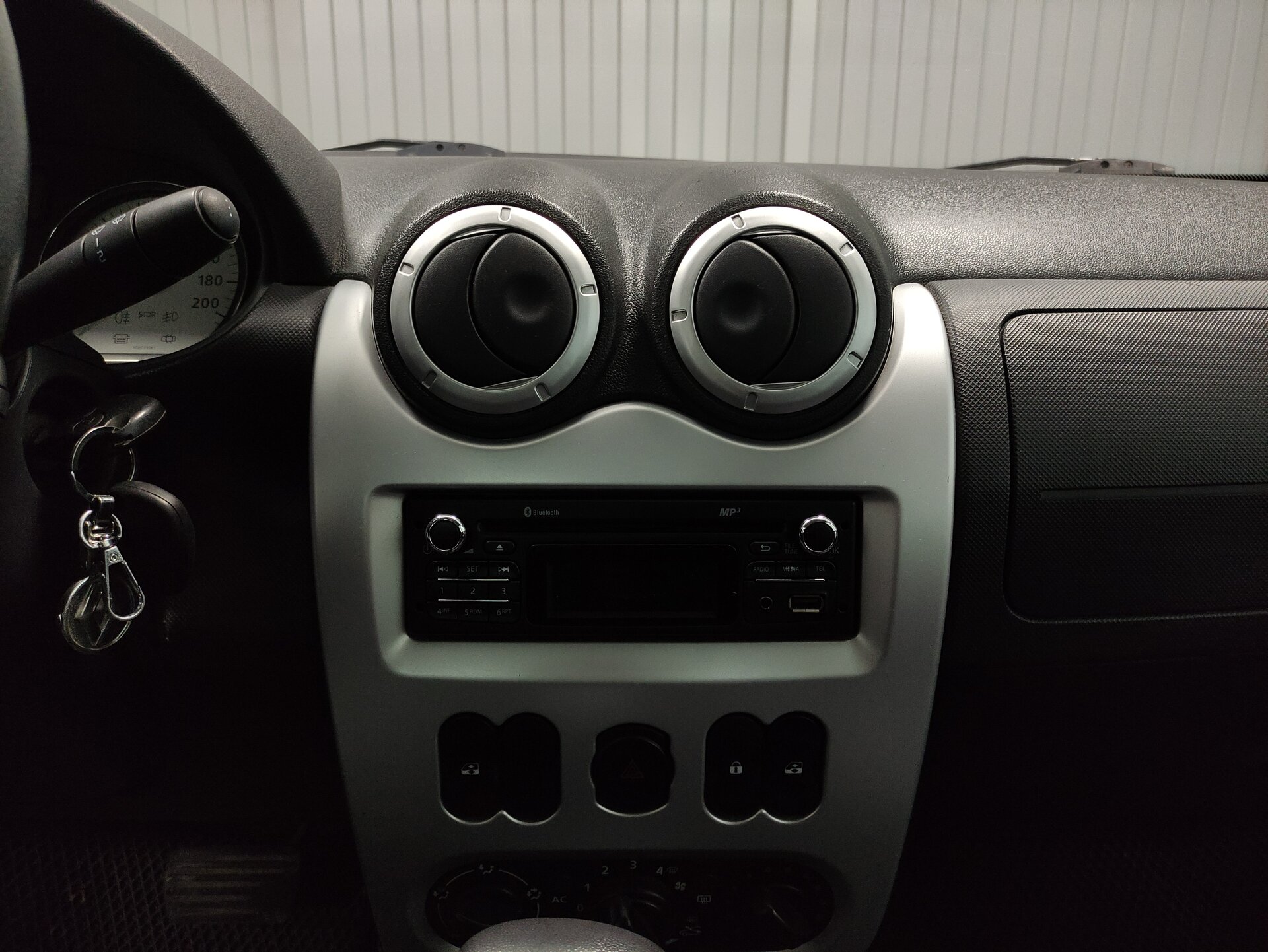 Renault Logan, I Рестайлинг 2013