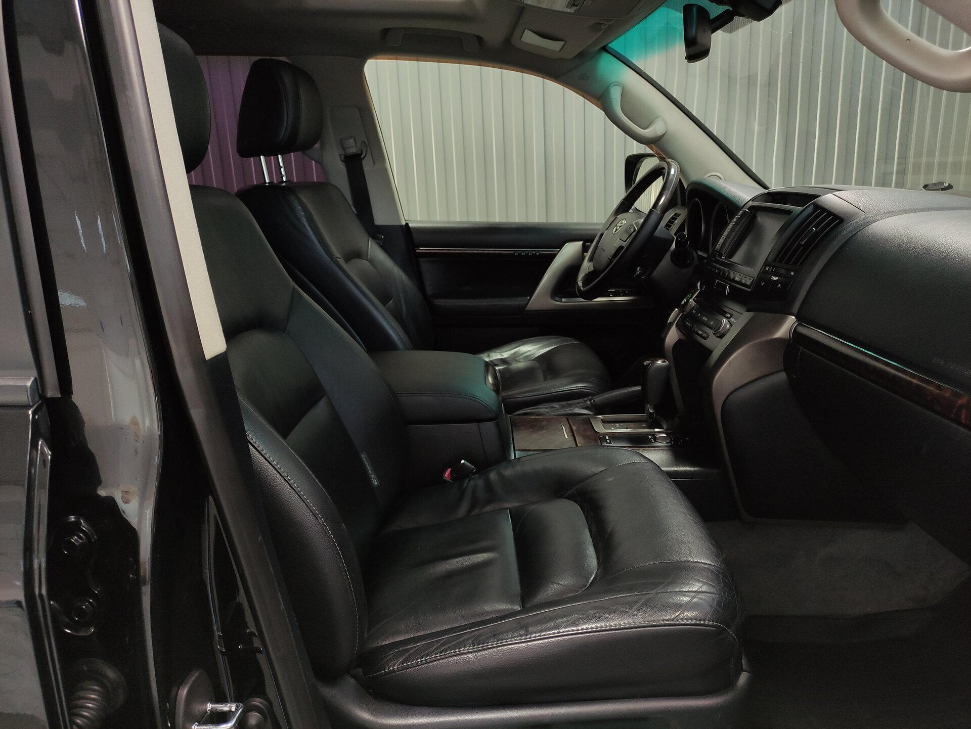 Toyota Land Cruiser, 200 Series 2011