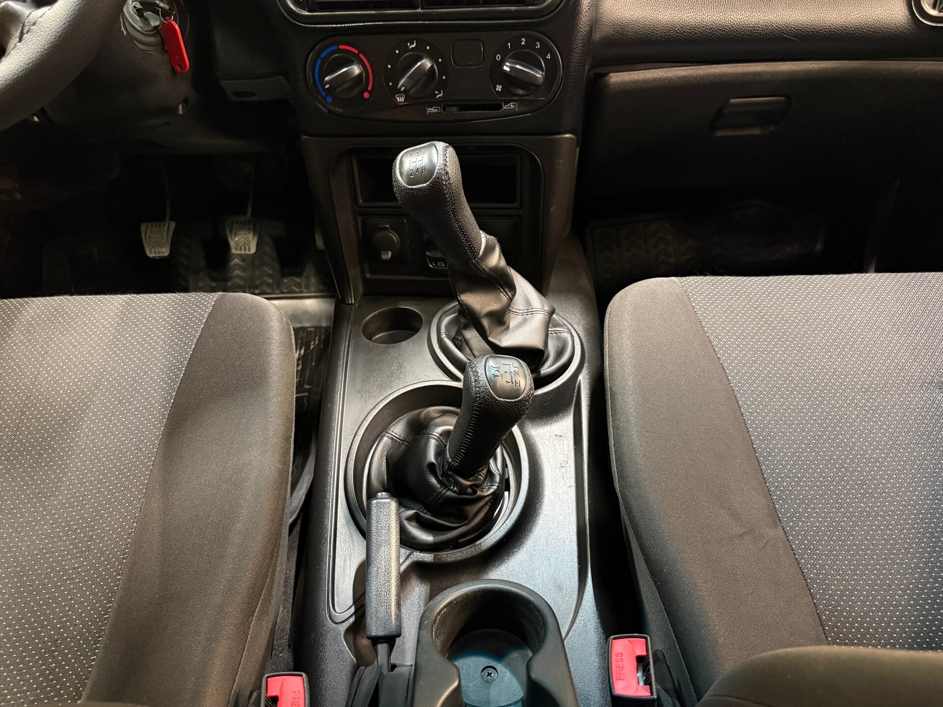 Chevrolet Niva, I 2008