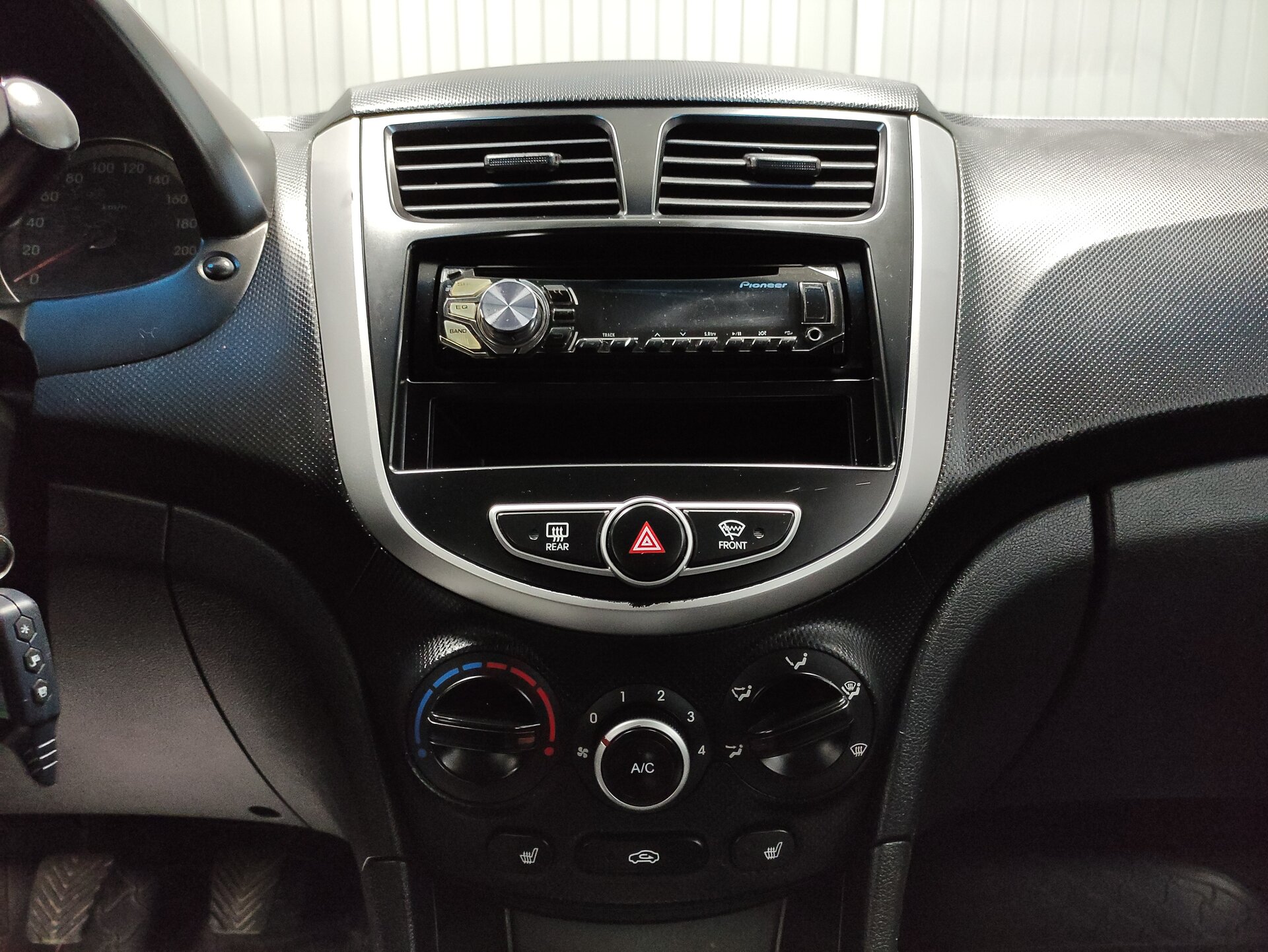 Hyundai Solaris, I 2014