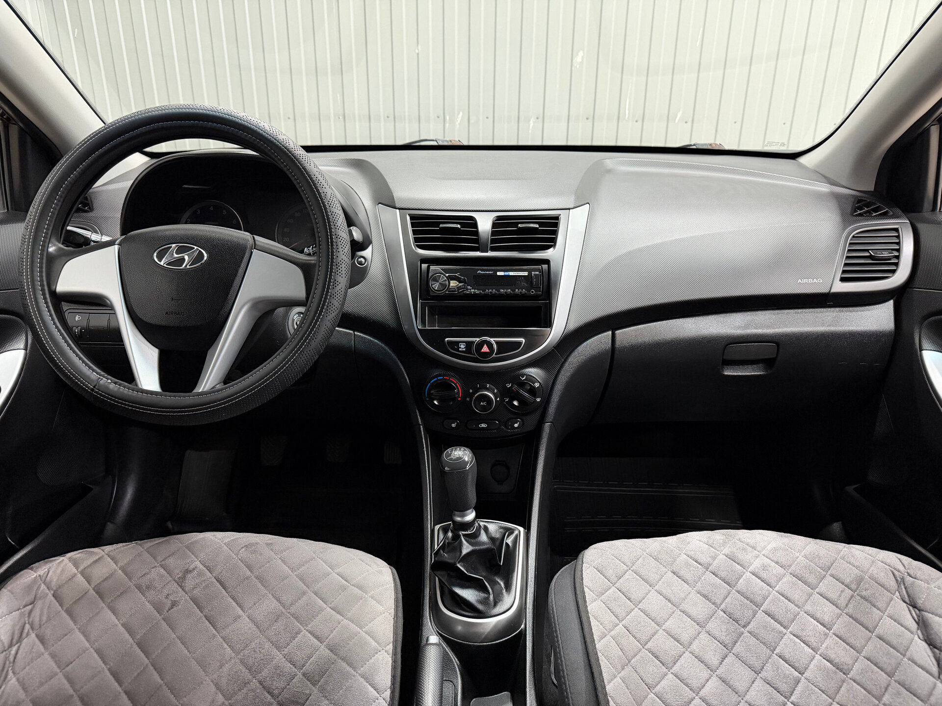 Hyundai Solaris, I Рестайлинг 2015 Hyundai Solaris, I Рестайлинг 2015