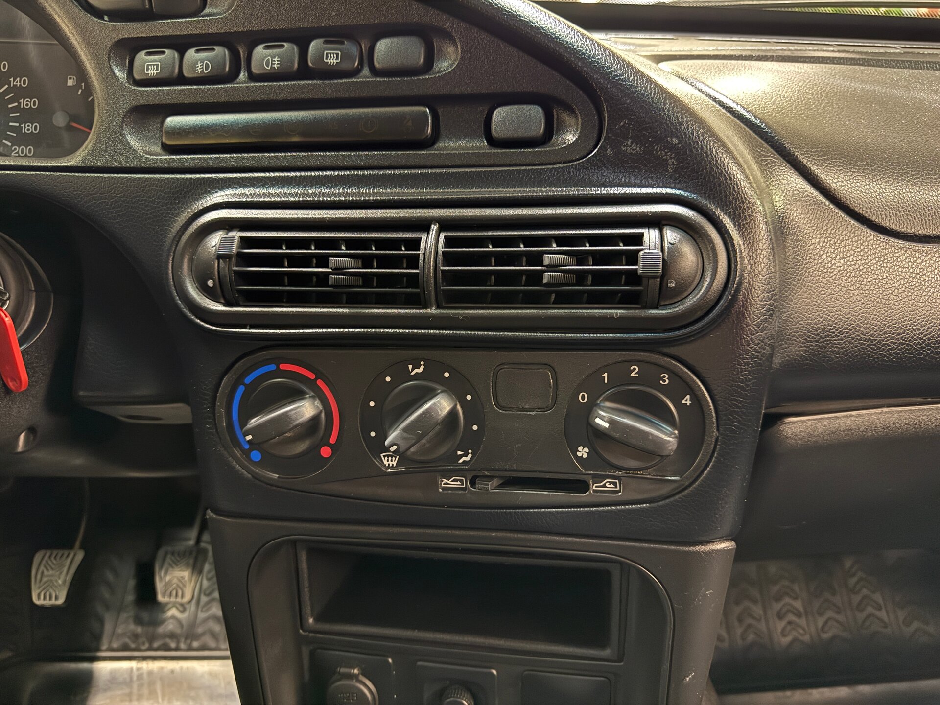 Chevrolet Niva, I 2008