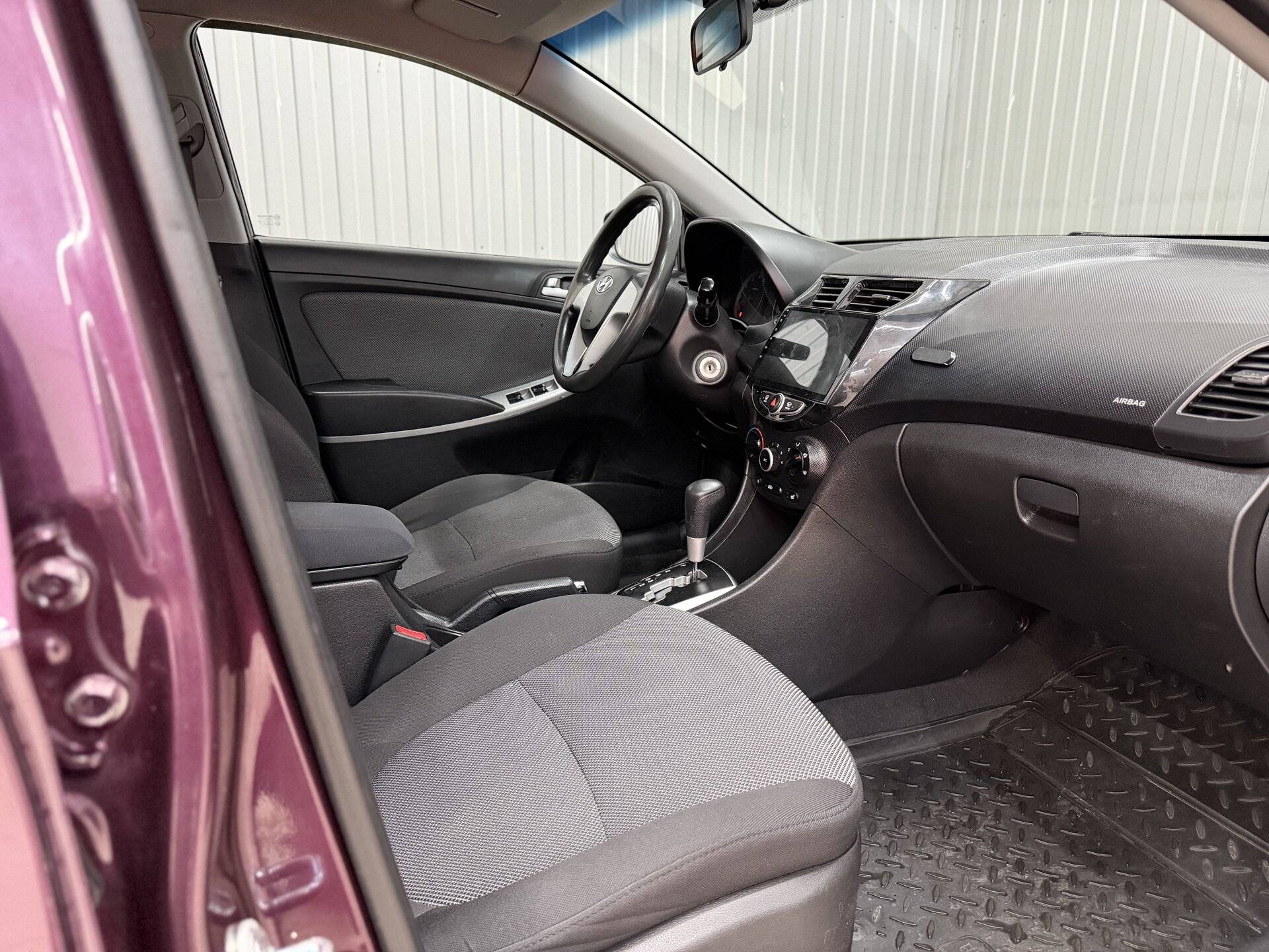 Hyundai Solaris, I 2011