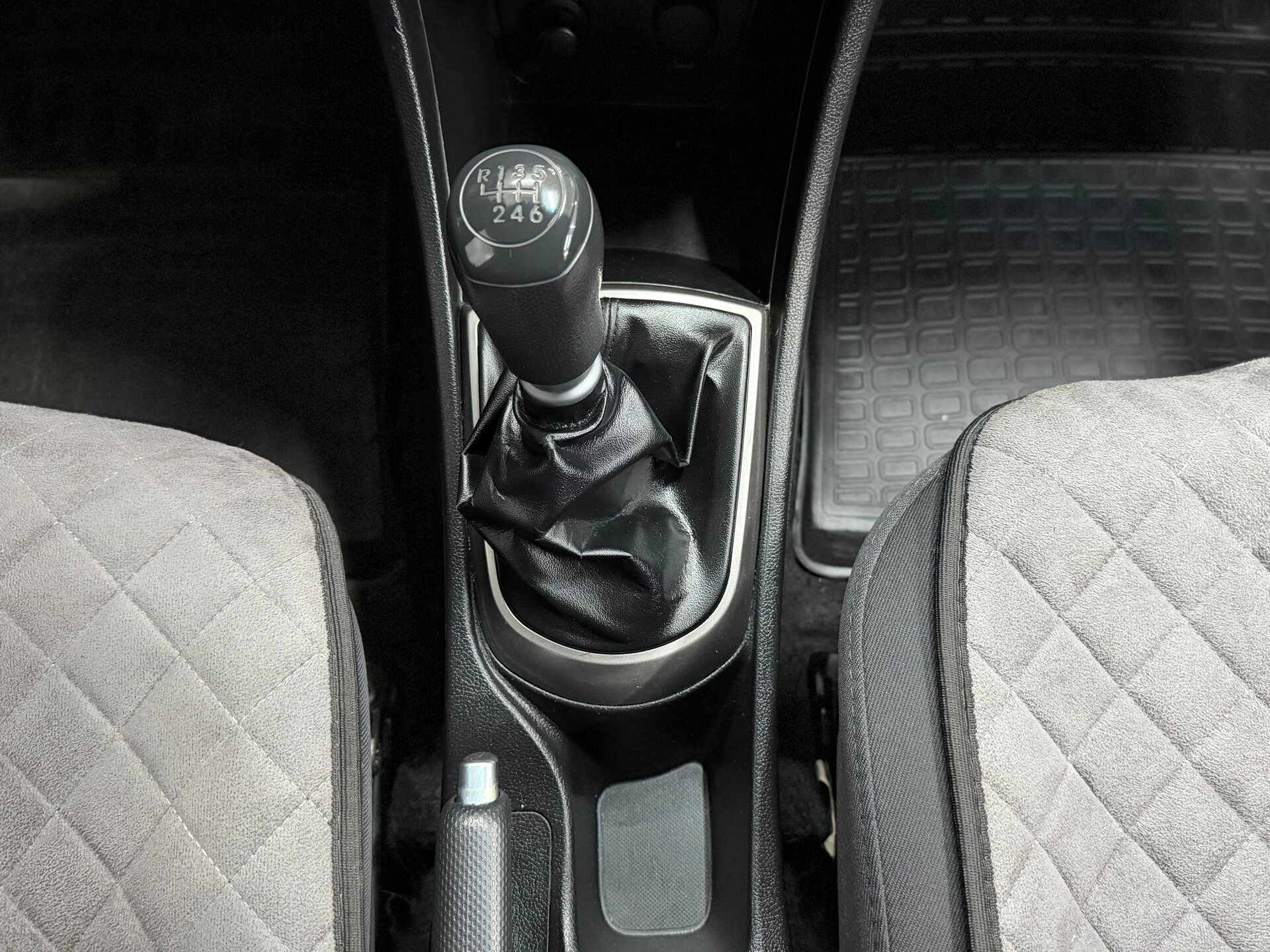 Hyundai Solaris, I Рестайлинг 2015 Hyundai Solaris, I Рестайлинг 2015