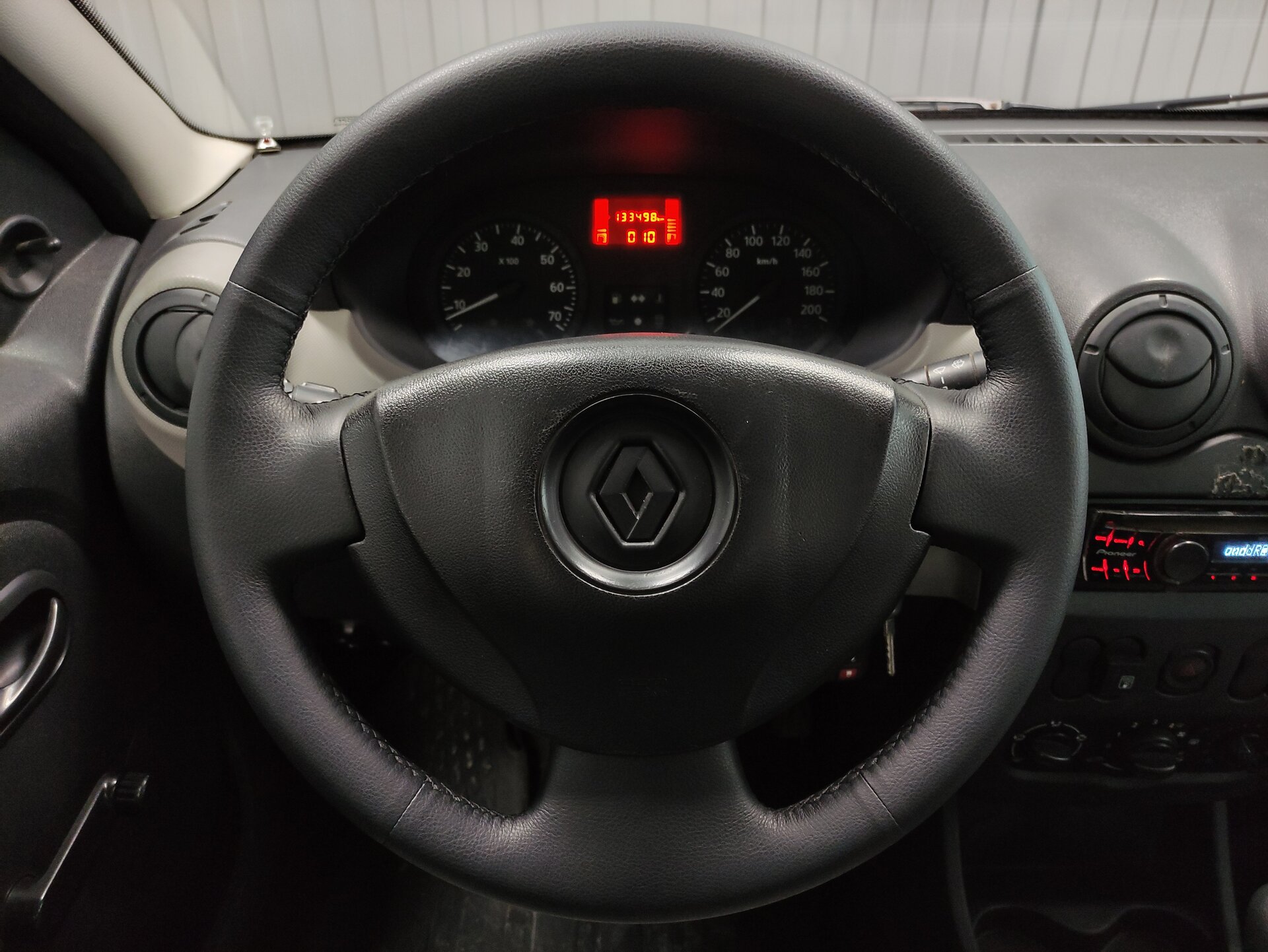 Renault Logan, I Рестайлинг 2015